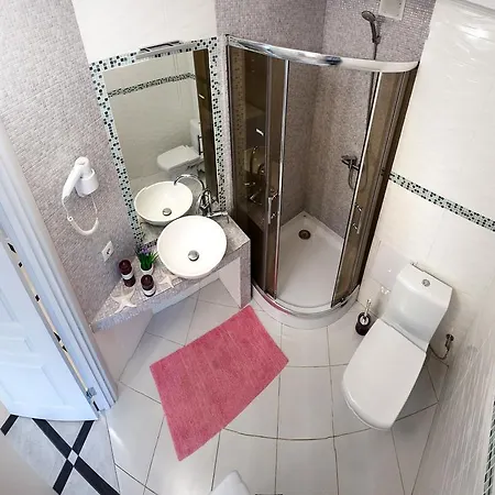 Chornovola Avenue Apartment Lviv